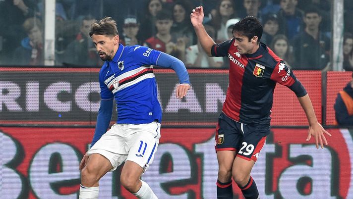 GENOA, ITALY - DECEMBER 14: Gaston Ramirez of UC Sampdoria and Francesco Cassata of Genoa CFC compete for the ball during the Serie A match between Genoa CFC and UC Sampdoria at Stadio Luigi Ferraris on December 15, 2019 in Genoa, Italy. (Photo by Paolo Rattini/Getty Images) 