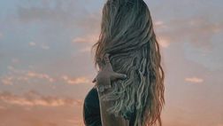 Ivana, lato B da urlo in spiaggia: le forme di lady Icardi sono bollenti