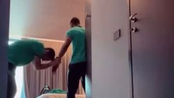 Calhanoglu fa spaventare Dumfries: lo scherzo è tutto da ridere (VIDEO)
