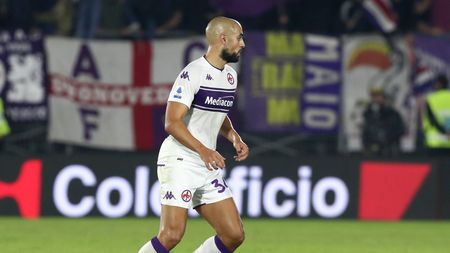 VENICE, ITALY - OCTOBER 18: Sofyan Amrabat of Fiorentina during the Serie A match between Venezia FC and ACF Fiorentina at Stadio Pier Luigi Penzo on October 18, 2021 in Venice, Italy. (Photo by Maurizio Lagana/Getty Images) VENICE, ITALY - OCTOBER 18: Sofyan Amrabat of Fiorentina during the Serie A match between Venezia FC and ACF Fiorentina at Stadio Pier Luigi Penzo on October 18, 2021 in Venice, Italy. (Photo by Maurizio Lagana/Getty Images)
