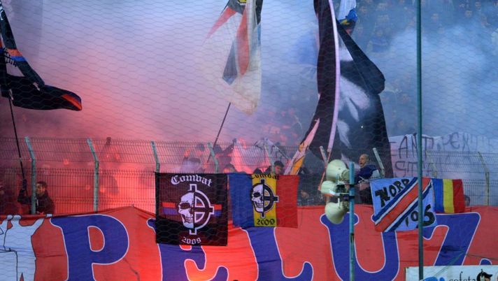 Per il derby sul campo della Dinamo Bucarest, tornano con le loro insegne i tifosi della curva della ex Steaua, oggi FCSB Bucarest: è il derby Eterno in Romania Per il derby sul campo della Dinamo Bucarest, tornano con le loro insegne i tifosi della curva della ex Steaua, oggi FCSB Bucarest: è il derby Eterno in Romania