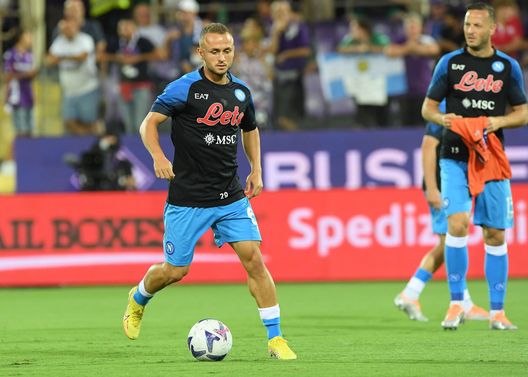Foto SSCN Lobotka, i quotidiani lo promuovono: innesta il flipper. Passa tutto dai suoi piedi- immagine 2