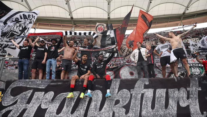 Eintracht, primi disordini dopo l’arrivo dei tifosi tedeschi in città - immagine 1