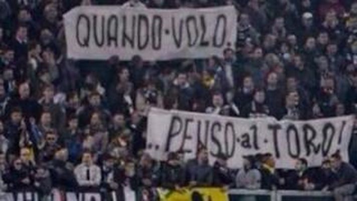 IL DERBY DELLA MOLE OLTRE IL CAMPO, STRISCIONI VERGOGNOSI DELLA JUVE CONTRO IL TORO - immagine 1