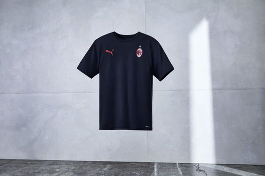 AC Milan x PUMA - Re-Jersey AC Milan x PUMA - Re-Jersey
