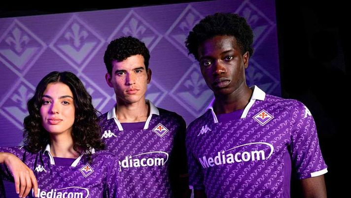 “Lo chiamiamo Giglio, ma è il nostro DNA”: ecco la nuova maglia della Fiorentina - immagine 1