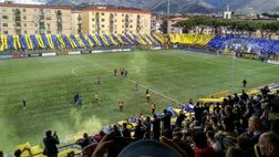 Guerriglia nel derby, mano pesante: Juve Stabia a porte chiuse