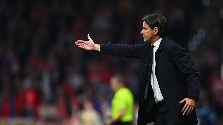 MADRID, SPAIN - MARCH 13: Head coach of FC Internazionale Simone Inzaghi reacts during the UEFA Champions League 2023/24 round of 16 second leg match between Atlético Madrid and FC Internazionale at Civitas Metropolitano Stadium on March 13, 2024 in Madrid, Spain. (Photo by Mattia Ozbot - Inter/Inter via Getty Images) Ranking Uefa, quinto posto in Champions? Cosa cambia dopo gli ottavi - immagine 1