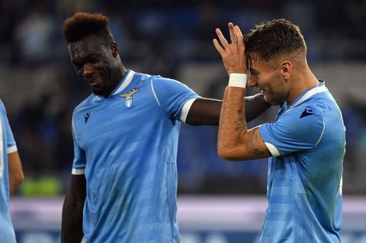 ROME, ITALY - OCTOBER 30: Ciro Immobile of SS Lazio celebrates a third goal a penalty with his team mates during the Serie A match between SS Lazio and Torino FC at Stadio Olimpico on October 30, 2019 in Rome, Italy. (Photo by Marco Rosi/Getty Images) ROME, ITALY - OCTOBER 30: Ciro Immobile of SS Lazio celebrates a third goal a penalty with his team mates during the Serie A match between SS Lazio and Torino FC at Stadio Olimpico on October 30, 2019 in Rome, Italy. (Photo by Marco Rosi/Getty Images)