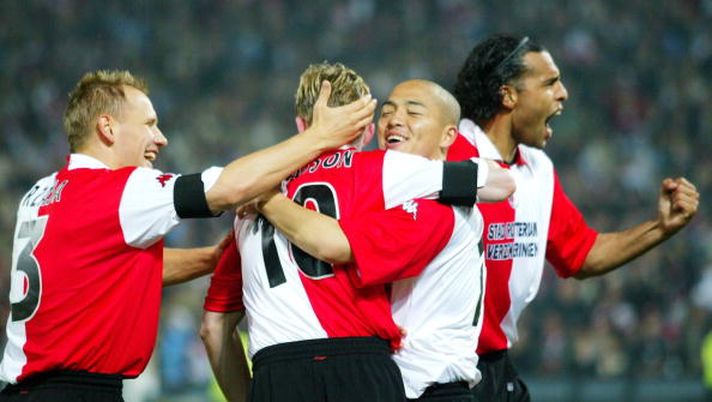 ROTTERDAM, NETHERLANDS - MAY 08: UEFA CUP FINALE 2002, Rotterdam; FEYENOORD ROTTERDAM - BORUSSIA DORTMUND 3:2; FEYENOORD ROTTERDAM UEFA CUP SIEGER 2002; JUBEL nach dem Tor zum 3:1 durch Jon Dahl TOMASSON/ROTTERDAM mit Tomasz RZASA, Shinji ONO, Pierre VAN HOOIJDONK (Photo by Martin Rose/Bongarts/Getty Images) ROTTERDAM, NETHERLANDS - MAY 08: UEFA CUP FINALE 2002, Rotterdam; FEYENOORD ROTTERDAM - BORUSSIA DORTMUND 3:2; FEYENOORD ROTTERDAM UEFA CUP SIEGER 2002; JUBEL nach dem Tor zum 3:1 durch Jon Dahl TOMASSON/ROTTERDAM mit Tomasz RZASA, Shinji ONO, Pierre VAN HOOIJDONK (Photo by Martin Rose/Bongarts/Getty Images)