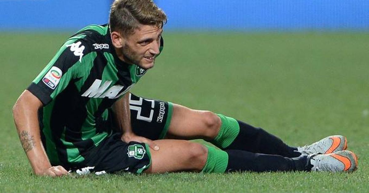 Infortunio Berardi, quando sarà il rientro dell’attaccante del Sassuolo