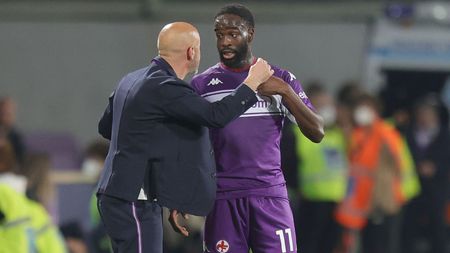 FLORENCE, ITALY - MAY 09: Vincenzo Italiano manager of ACF Fiorentina with Nanitamo Jonathan Ikoné of ACF Fiorentina during the Serie A match between ACF Fiorentina and AS Roma at Stadio Artemio Franchi on May 9, 2022 in Florence, Italy. (Photo by Gabriele Maltinti/Getty Images)