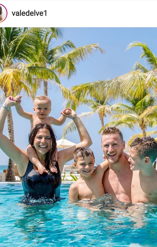 Valentina scrive su Instagram: #myvalentine... 