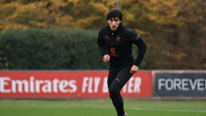 Sandro Tonali AC Milan allenamento Milanello