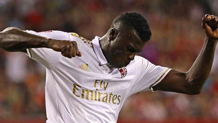 CHICAGO, IL - JULY 27: Niang Mbaye #11 of A.C. Milan celebrates his first half score against FC Bayern Munich during a friendly match in the International Champions Cup 2016 at Soldier Field on July 27, 2016 in Chicago, Illinois. (Photo by Jonathan Daniel/Getty Images) MILAN – Niang: “Non mi sento titolare. Suso? Aveva paura della pioggia!” - immagine 1