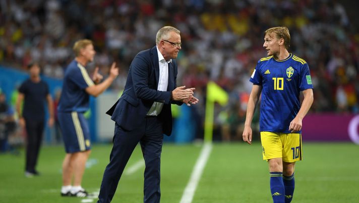 SOCHI, RUSSIA - JUNE 23:  Janne Andersson, Head coach of Sweden gives instructions to Emil Forsberg during the 2018 FIFA World Cup Russia group F match between Germany and Sweden at Fisht Stadium on June 23, 2018 in Sochi, Russia.  (Photo by Stu Forster/Getty Images) 