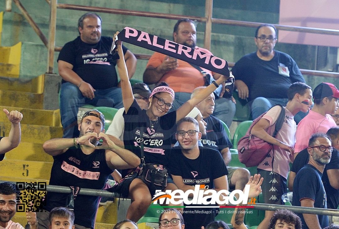 FOTOTIFO, Palermo-Genoa 1-0: i tifosi allo stadio “Renzo Barbera” (Gallery) - immagine 56