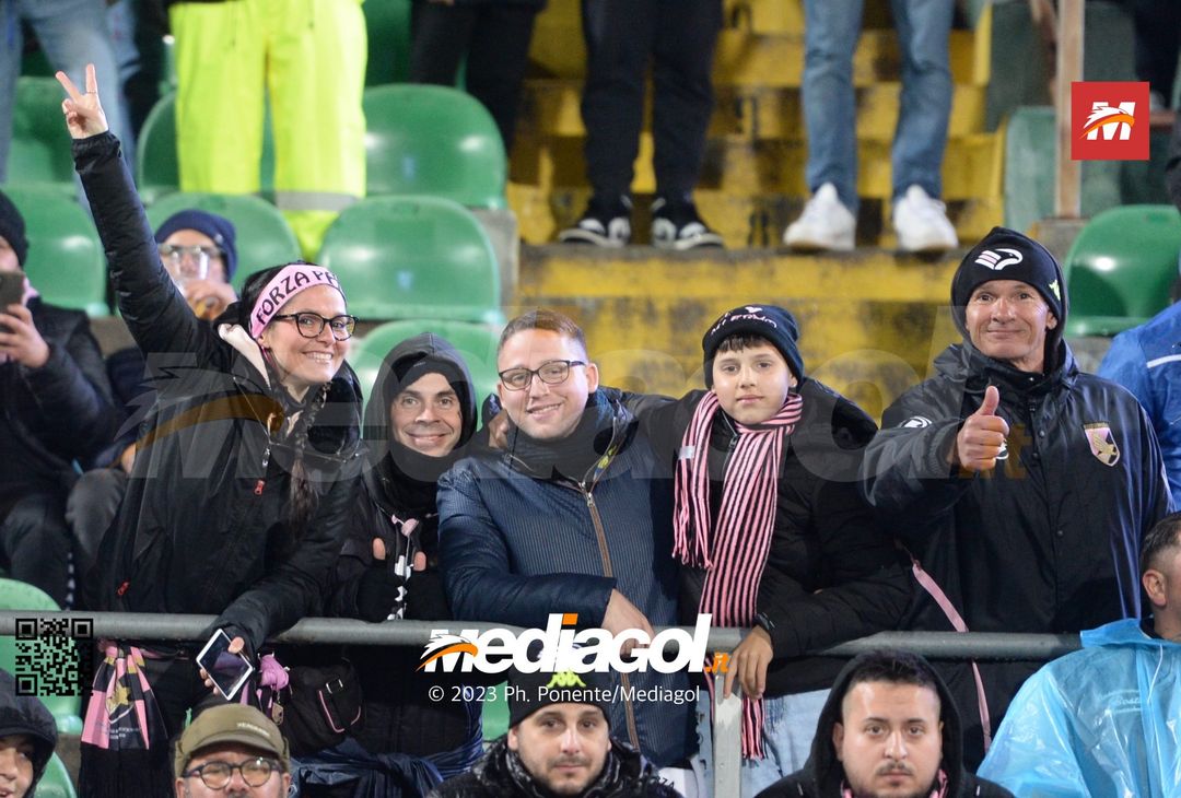 FOTOTIFO Palermo-Ternana 0-0, gli scatti ai tifosi al “Renzo Barbera” (Gallery) - immagine 30