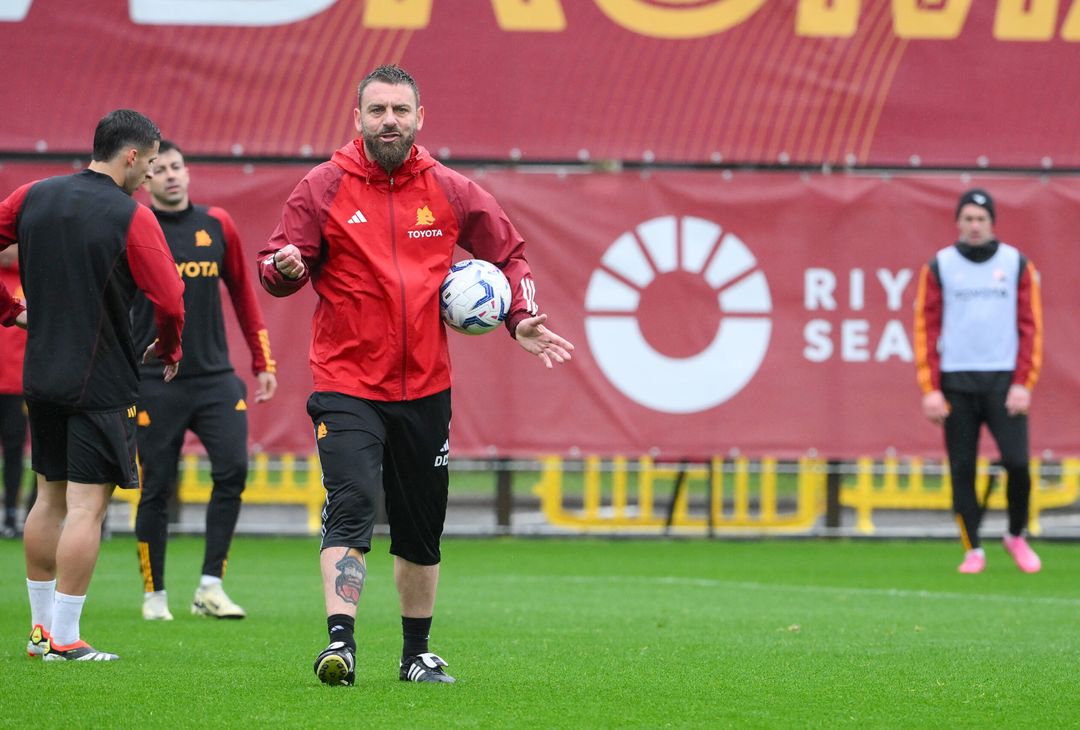 Roma, la ripresa degli allenamenti sotto la pioggia a Trigoria – FOTOGALLERY - immagine 12