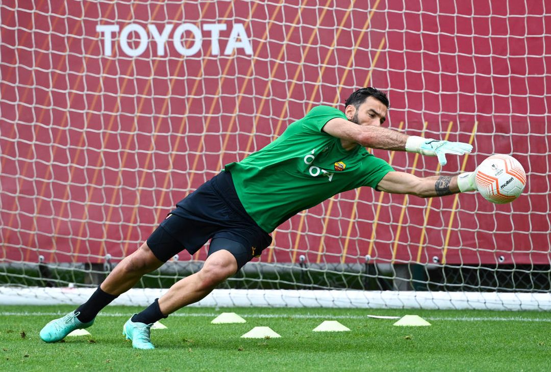Primo allenamento in vista del Bayer: a parte Smalling e Dybala – FOTO GALLERY - immagine 4