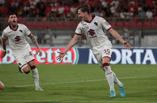 MONZA, ITALY - AUGUST 13: Aleksej Miranchuk of Torino FC celebrates after scoring the opening goal during the Serie A match between AC Monza and Torino FC at Stadio Brianteo on August 13, 2022 in Monza, Italy. (Photo by Emilio Andreoli/Getty Images) Torino, Miranchuk sta crescendo: ora Juric può iniziare a godersi il russo- immagine 2