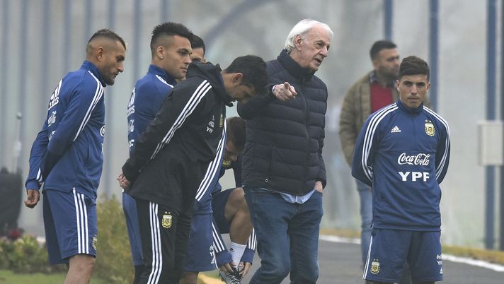 EZEIZA, ARGENTINA - MAY 28: Former world champion coach with Argentina and current director of national teams Cesar Menotti gestures during a training session at Julio H. Grondona Training Camp on May 28, 2019 in Ezeiza, Argentina. (Photo by Marcelo Endelli/Getty Images)  EZEIZA, ARGENTINA - MAY 28: Former world champion coach with Argentina and current director of national teams Cesar Menotti gestures during a training session at Julio H. Grondona Training Camp on May 28, 2019 in Ezeiza, Argentina. (Photo by Marcelo Endelli/Getty Images)