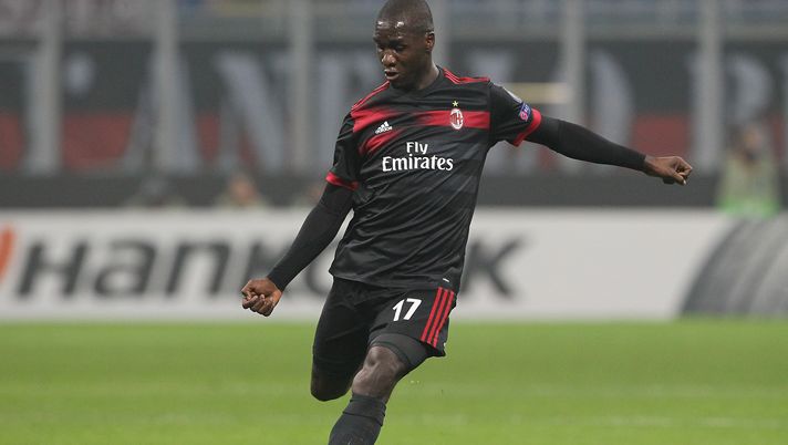 MILAN, ITALY - NOVEMBER 23:  Cristian Zapata of AC Milan in action during the UEFA Europa League group D match between AC Milan and Austria Wien at Stadio Giuseppe Meazza on November 23, 2017 in Milan, Italy.  (Photo by Marco Luzzani/Getty Images)  MILAN, ITALY - NOVEMBER 23:  Cristian Zapata of AC Milan in action during the UEFA Europa League group D match between AC Milan and Austria Wien at Stadio Giuseppe Meazza on November 23, 2017 in Milan, Italy.  (Photo by Marco Luzzani/Getty Images)