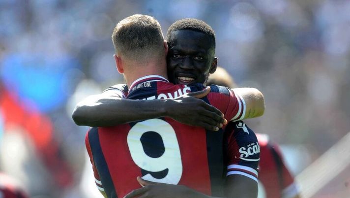 BOLOGNA, ITALY - OCTOBER 03:Musa Barrow of Bologna FC celebrates after scoring the opening goal during the Serie A match between Bologna FC v SS Lazio at Stadio Renato Dall'Ara on October 03, 2021 in Bologna, Italy. (Photo by Mario Carlini / Iguana Press/Getty Images) Bologna, Mihajlovic cambia modulo col Sassuolo? Prove di tridente in attacco - immagine 1