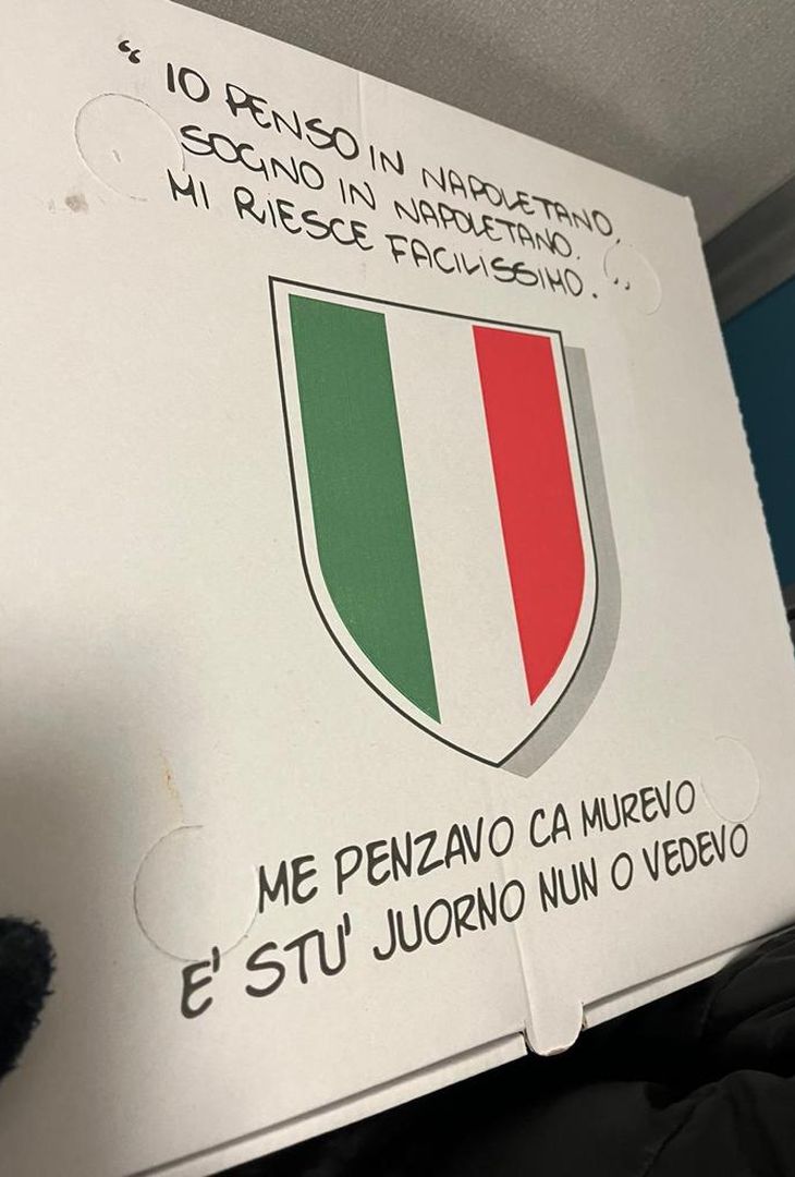 FOTO Napoli si tinge d’azzurro: striscioni, addobbi e bimbi sorridenti - immagine 8