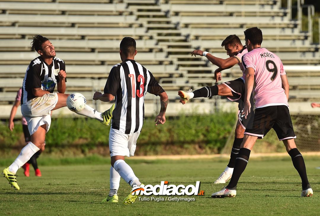  PALERMO, ITALY - AUGUST 18:  Norbert Balogh of Palermo kicks the ball during the pre-season friendly match between US Citta' di Palermo and Sicula Leonzio at Carmelo Onorato training center on August 18, 2018 in Palermo, Italy.  (Photo by Tullio M. Puglia/Getty Images) 