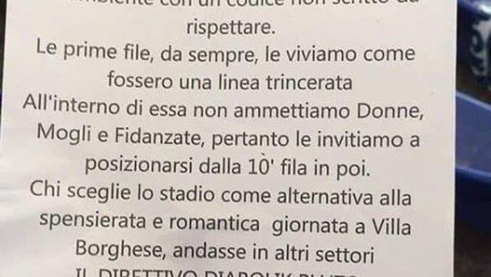 Lazio, il messaggio sessista degli ultras: “Non ammettiamo donne nelle prime file…” Lazio, il messaggio sessista degli ultras: “Non ammettiamo donne nelle prime file…”