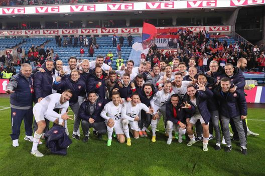 FOTO – E stavolta Jovic fa festa insieme ai compagni di nazionale- immagine 2