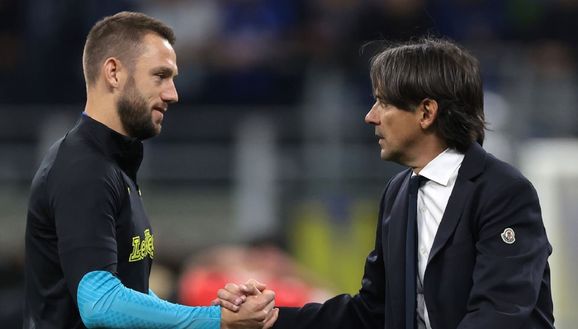 Inter, non solo Bastoni: in dirittura il rinnovo di De Vrij, per Calhanoglu manca l’annuncio- immagine 2