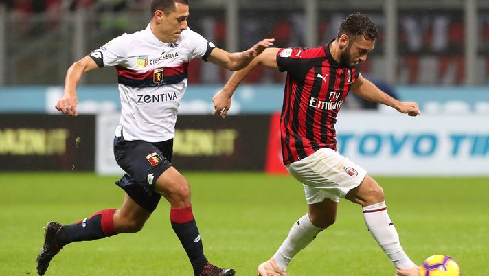 31 ottobre 2018, Milan-Genoa 2-1: Romulo e Hakan Calhanoglu (credits: GETTY Images) 