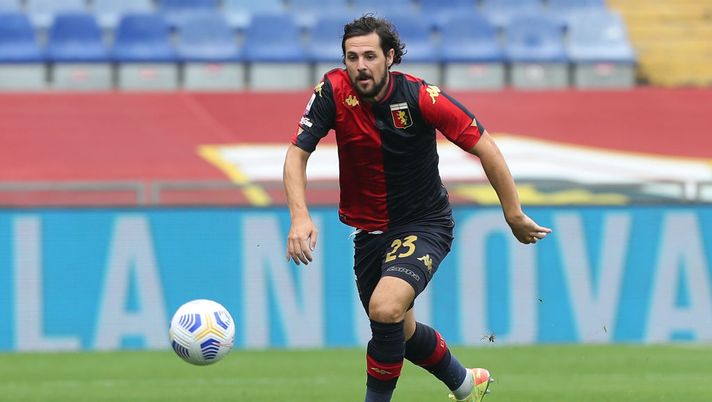 GENOA, ITALY - SEPTEMBER 20: Mattia Destro of Genoa CFC in action during the Serie A match between Genoa CFC and FC Crotone at Stadio Luigi Ferraris on September 20, 2020 in Genoa, Italy. (Photo by Gabriele Maltinti/Getty Images) GENOA, ITALY - SEPTEMBER 20: Mattia Destro of Genoa CFC in action during the Serie A match between Genoa CFC and FC Crotone at Stadio Luigi Ferraris on September 20, 2020 in Genoa, Italy. (Photo by Gabriele Maltinti/Getty Images)