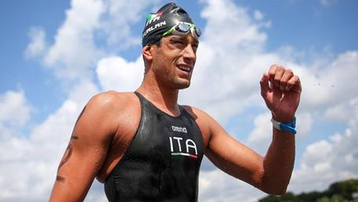 epa04353138 Matteo Furlan of Italy reacts after competing in the men's 10km Open Water final during the 32nd LEN European Swimming Championships 2014 at the Gruenau course in Berlin, Germany, 14 August 2014.  EPA/MICHAEL KAPPELER 