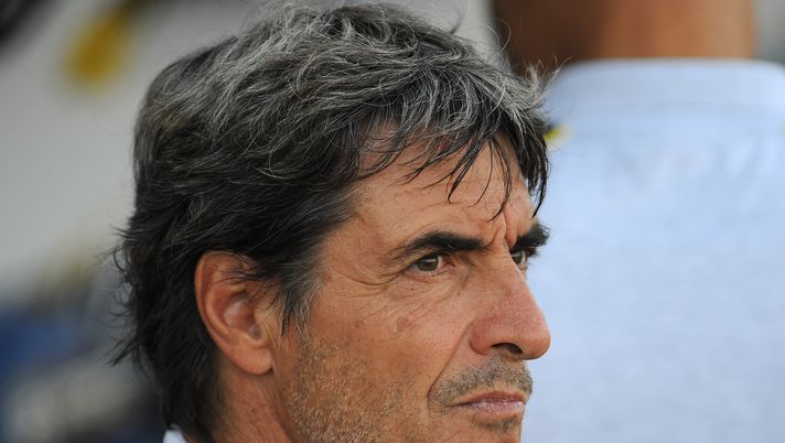 NOVARA, ITALY - AUGUST 31:  AC Siena Calcio head coach Mario Beretta looks on prior to the Serie B match between Novara Calcio and AC Siena at Silvio Piola Stadium on August 31, 2013 in Novara, Italy.  (Photo by Valerio Pennicino/Getty Images)  NOVARA, ITALY - AUGUST 31:  AC Siena Calcio head coach Mario Beretta looks on prior to the Serie B match between Novara Calcio and AC Siena at Silvio Piola Stadium on August 31, 2013 in Novara, Italy.  (Photo by Valerio Pennicino/Getty Images)