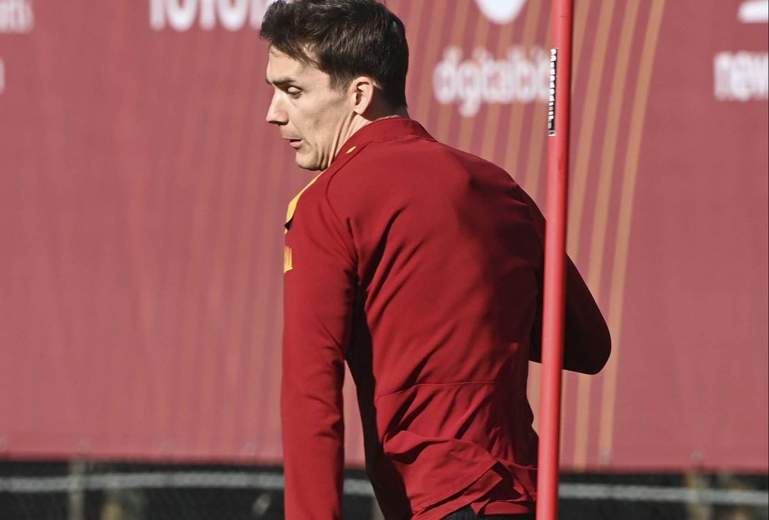 Trigoria, il primo giorno di Diego Llorente alla Roma – FOTO GALLERY - immagine 16