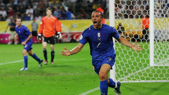 DORTMUND, GERMANY - JULY 04: Alessandro Del Piero of Italy celebrates scoring his team's second goal in extra time during the FIFA World Cup Germany 2006 Semi-final match between Germany and Italy played at the Stadium Dortmund on July 04, 2006 in Dortmund, Germany. (Photo by Alex Livesey/Getty Images) DORTMUND, GERMANY - JULY 04: Alessandro Del Piero of Italy celebrates scoring his team's second goal in extra time during the FIFA World Cup Germany 2006 Semi-final match between Germany and Italy played at the Stadium Dortmund on July 04, 2006 in Dortmund, Germany. (Photo by Alex Livesey/Getty Images)