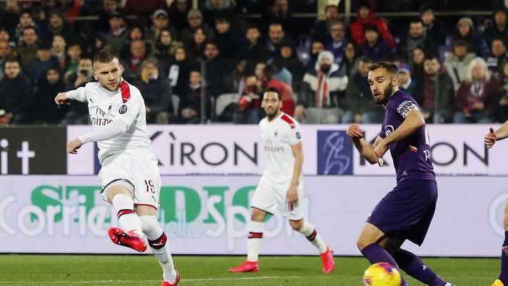 FLORENCE, ITALY - FEBRUARY 22: Ante Rebic of AC Milan scores the opening goal during the Serie A match between ACF Fiorentina and  AC Milan at Stadio Artemio Franchi on February 22, 2020 in Florence, Italy.  (Photo by Gabriele Maltinti/Getty Images) 