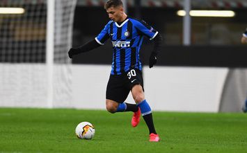  MILAN, ITALY - FEBRUARY 27: Sebastiano Esposito of FC Internazionale in action during the UEFA Europa League round of 32 second leg match between FC Internazionale and PFC Ludogorets Razgrad at Giuseppe Meazza Stadium on February 27, 2020 in Milan, Italy. (Photo by Claudio Villa - Inter/Inter via Getty Images)