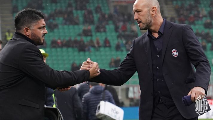 Il saluto tra Gennaro Gattuso e Walter Zenga (acmilan.com) 