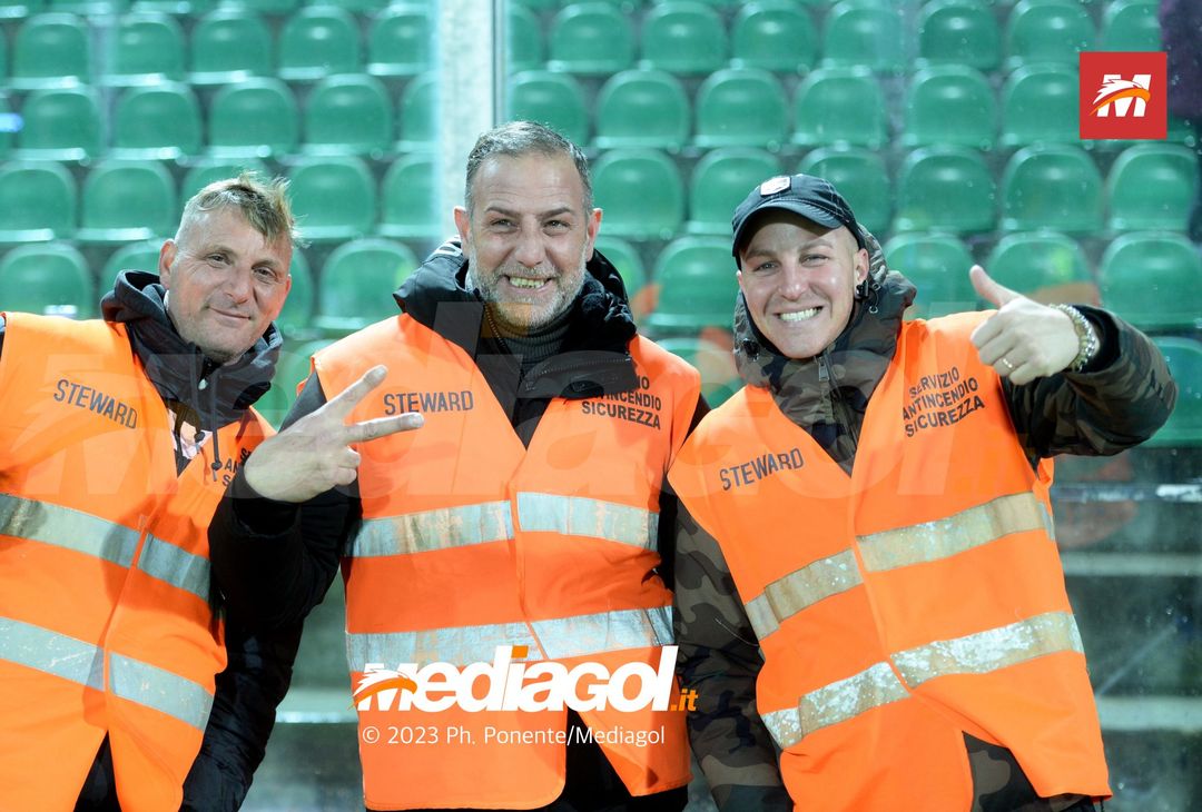 FOTOTIFO Palermo-Ternana 0-0, gli scatti ai tifosi al “Renzo Barbera” (Gallery) - immagine 35