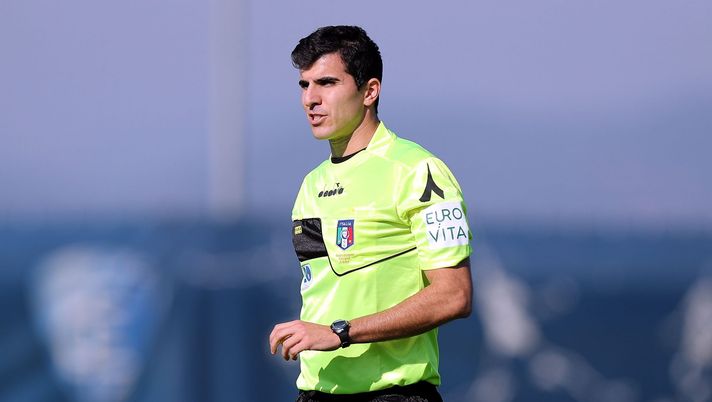 EMPOLI, ITALY - OCTOBER 20: Matteo Gualtieri referee during the match Empoli FC U19 and US Sassuolo U19 on October 20, 2018 in Empoli, Italy. (Photo by Gabriele Maltinti/Getty Images) Torino-Cremonese, le designazioni: Gualtieri arbitrerà l’amichevole di venerdì - immagine 1