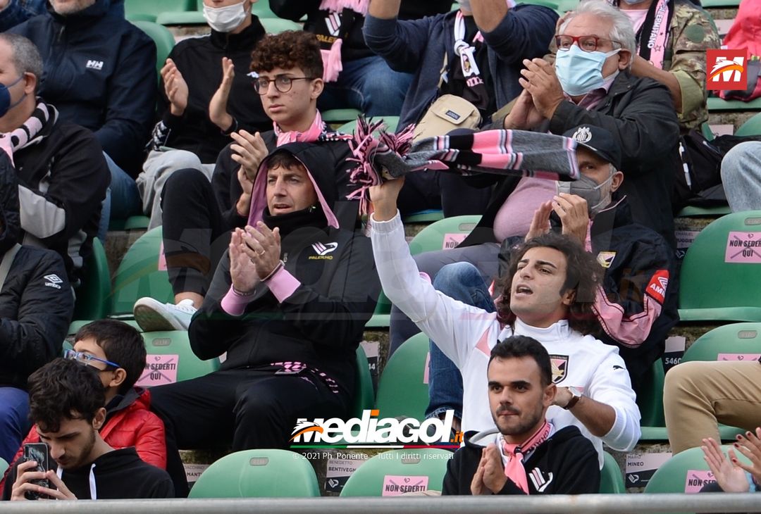 FOTO, i tifosi allo stadio per Palermo – Foggia 3-0 (Gallery) - immagine 24