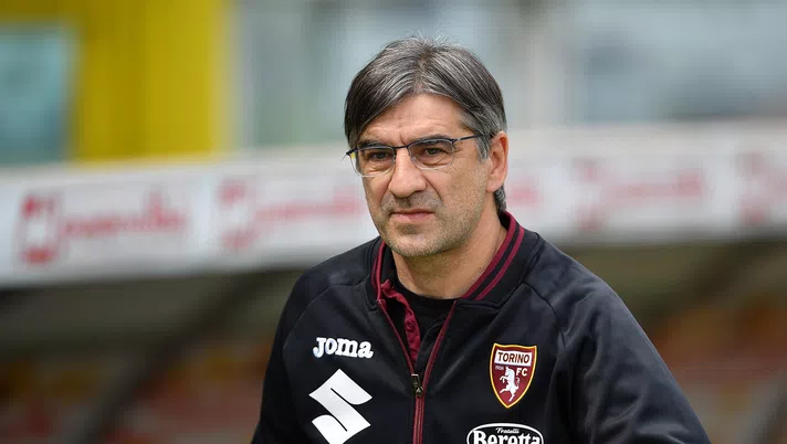 TURIN, ITALY - MAY 07: Torino FC head coach Ivan Juric looks on during the Serie A match between Torino FC and SSC Napoli at Stadio Olimpico di Torino on May 7, 2022 in Turin, Italy. (Photo by Valerio Pennicino/Getty Images)