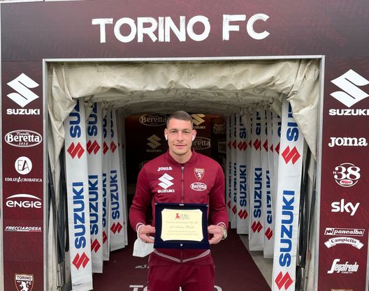 Andrea Belotti ha vinto l'edizione 2020/2021 del Toro News Award Belotti Toro News Award