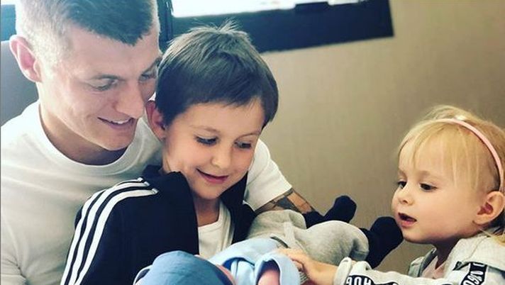 “La vita è meravigliosa”: Toni Kroos festeggia la nascita del terzo figlio  “La vita è meravigliosa”: Toni Kroos festeggia la nascita del terzo figlio