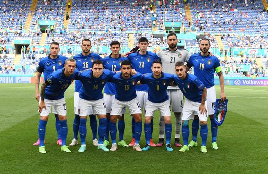 ROME, ITALY - JUNE 20: Italy players pose for a team photo prior to the UEFA Euro 2020 Championship Group A match between Italy and Wales at Olimpico Stadium on June 20, 2021 in Rome, Italy. (Photo by Claudio Villa/Getty Images) ROME, ITALY - JUNE 20: Italy players pose for a team photo prior to the UEFA Euro 2020 Championship Group A match between Italy and Wales at Olimpico Stadium on June 20, 2021 in Rome, Italy. (Photo by Claudio Villa/Getty Images)