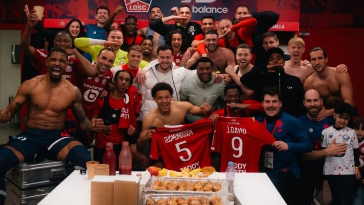 I due volti del derby del Nord: Lille, Yoro sulle spalle di un tifoso – Lens, prima rosso e poi giallo - immagine 1